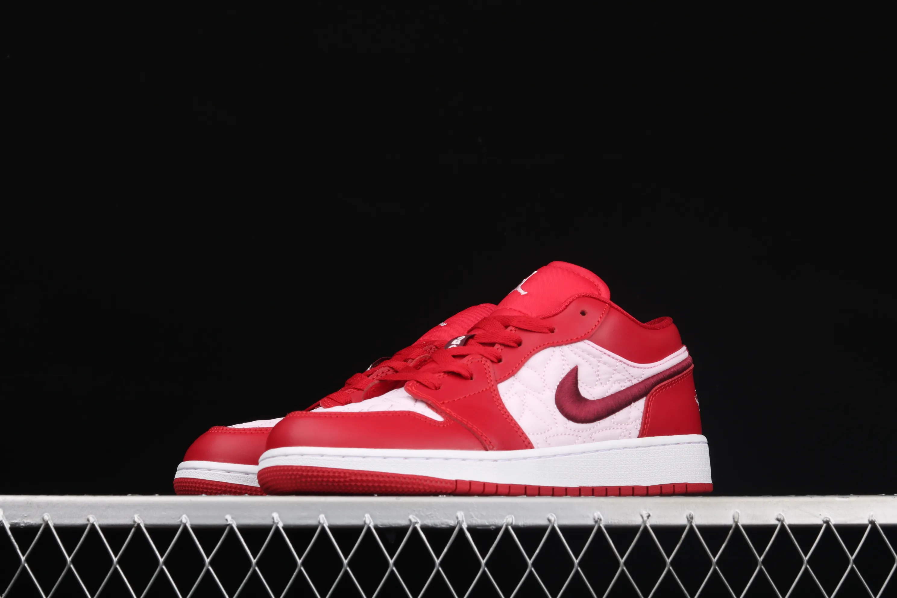 All categories Air Jordan Jordan series basketball shoes Air Jordan 1 Low Air Jordan 1 Low AJ1 Joe 1 Christmas red low-top basketball shoes DB3621-600